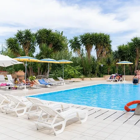 Camping Villaggio Calanovella *
