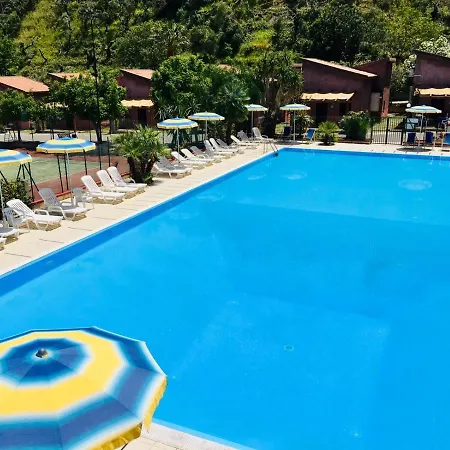 Semesterpark Camping Villaggio Calanovella *