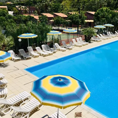 Camping Villaggio Calanovella Semesterpark *